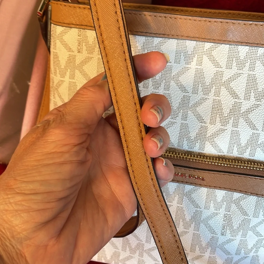 MICHAEL KORS SIGNATURE MK MEDIUM SIZE MORGAN MESSENGER CROSSBODY BAG VANILLA